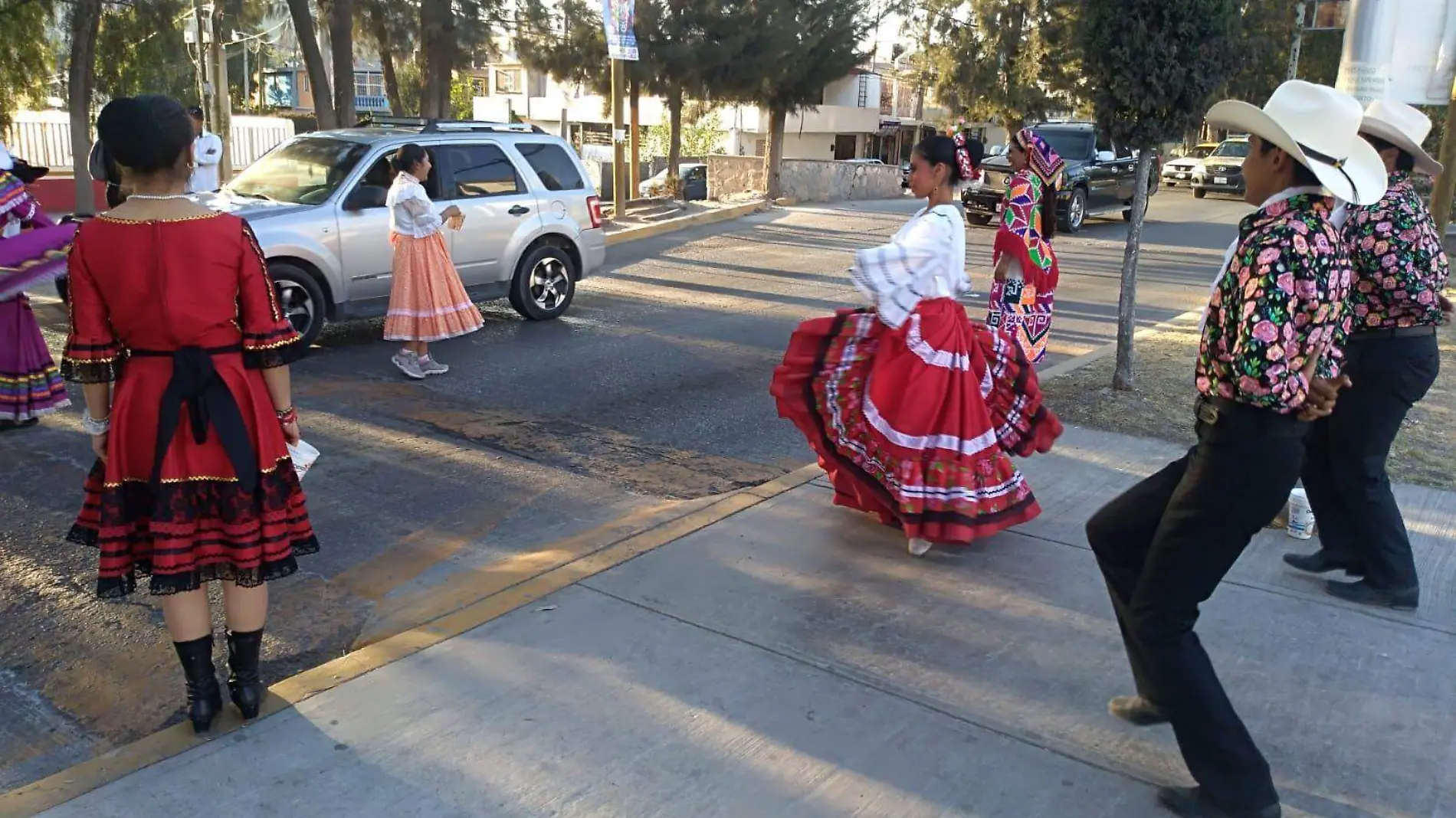 DANZA FOLKLORICA TRES